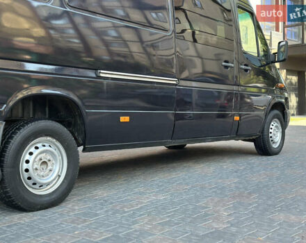 Черный Мерседес Sprinter, объемом двигателя 2.69 л и пробегом 296 тыс. км за 12950 $, фото 25 на Automoto.ua