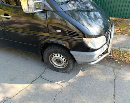 Черный Мерседес Sprinter, объемом двигателя 2.2 л и пробегом 280 тыс. км за 6000 $, фото 4 на Automoto.ua