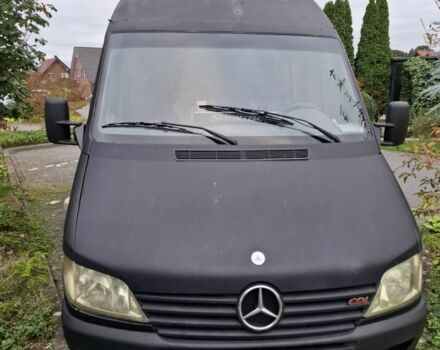 Черный Мерседес Sprinter, объемом двигателя 2.2 л и пробегом 770 тыс. км за 8000 $, фото 4 на Automoto.ua