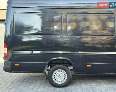 Черный Мерседес Sprinter, объемом двигателя 2.69 л и пробегом 296 тыс. км за 12950 $, фото 60 на Automoto.ua