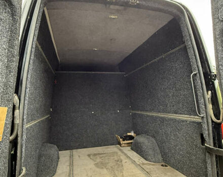 Черный Мерседес Sprinter, объемом двигателя 2.15 л и пробегом 656 тыс. км за 15000 $, фото 6 на Automoto.ua