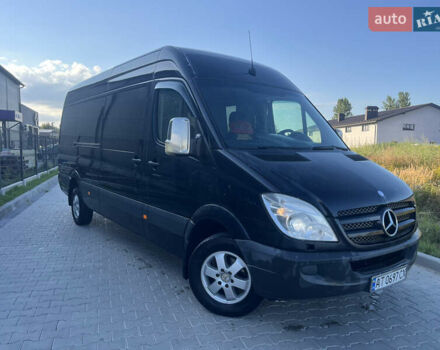 Черный Мерседес Sprinter, объемом двигателя 2.99 л и пробегом 700 тыс. км за 19800 $, фото 2 на Automoto.ua