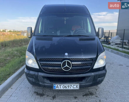 Черный Мерседес Sprinter, объемом двигателя 2.99 л и пробегом 700 тыс. км за 19800 $, фото 4 на Automoto.ua