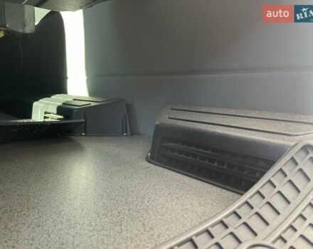 Черный Мерседес Sprinter, объемом двигателя 3 л и пробегом 350 тыс. км за 39900 $, фото 14 на Automoto.ua