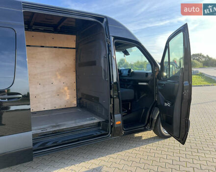 Черный Мерседес Sprinter, объемом двигателя 0 л и пробегом 370 тыс. км за 25800 $, фото 14 на Automoto.ua