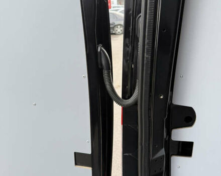 Черный Мерседес Sprinter, объемом двигателя 2.2 л и пробегом 349 тыс. км за 28900 $, фото 17 на Automoto.ua