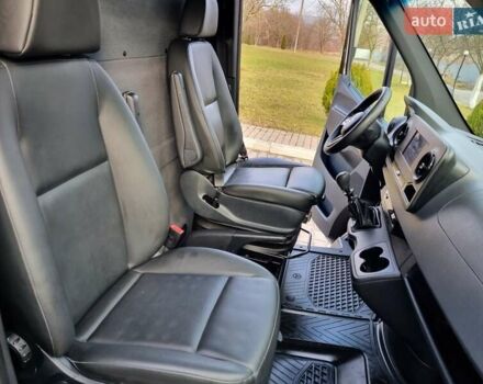 Черный Мерседес Sprinter, объемом двигателя 2.99 л и пробегом 596 тыс. км за 32250 $, фото 19 на Automoto.ua