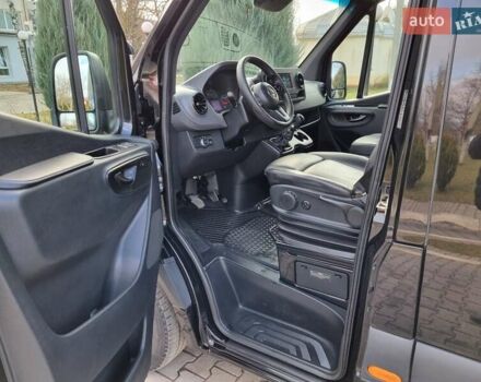 Черный Мерседес Sprinter, объемом двигателя 2.99 л и пробегом 596 тыс. км за 32250 $, фото 10 на Automoto.ua