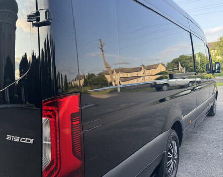 Черный Мерседес Sprinter, объемом двигателя 3 л и пробегом 120 тыс. км за 55990 $, фото 56 на Automoto.ua
