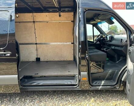 Черный Мерседес Sprinter, объемом двигателя 2.99 л и пробегом 390 тыс. км за 35850 $, фото 10 на Automoto.ua