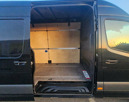 Черный Мерседес Sprinter, объемом двигателя 0 л и пробегом 117 тыс. км за 49476 $, фото 11 на Automoto.ua
