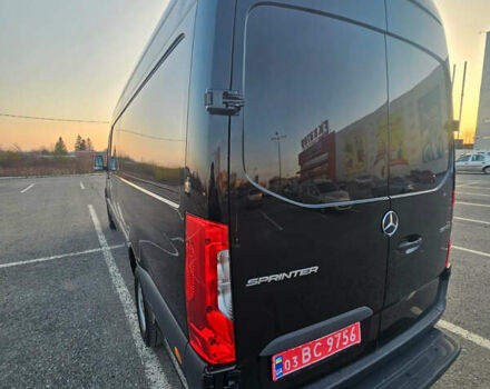 Черный Мерседес Sprinter, объемом двигателя 0 л и пробегом 117 тыс. км за 49476 $, фото 8 на Automoto.ua