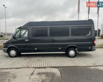 Черный Мерседес Sprinter, объемом двигателя 2.7 л и пробегом 725 тыс. км за 9000 $, фото 2 на Automoto.ua
