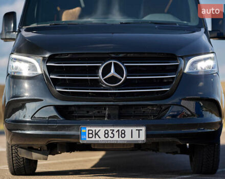 Черный Мерседес Sprinter, объемом двигателя 2.14 л и пробегом 432 тыс. км за 57800 $, фото 3 на Automoto.ua