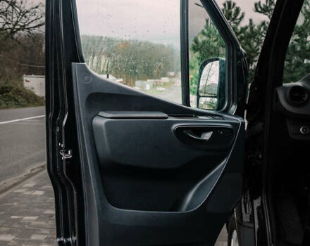 Чорний Мерседес Sprinter, об'ємом двигуна 1.95 л та пробігом 358 тис. км за 55000 $, фото 74 на Automoto.ua
