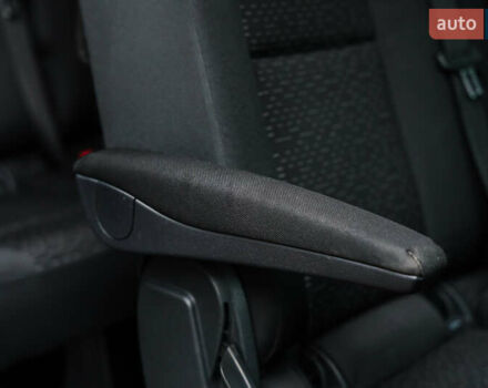 Чорний Мерседес Sprinter, об'ємом двигуна 1.95 л та пробігом 358 тис. км за 55000 $, фото 29 на Automoto.ua