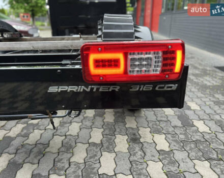 Черный Мерседес Sprinter, объемом двигателя 2.2 л и пробегом 299 тыс. км за 25000 $, фото 13 на Automoto.ua