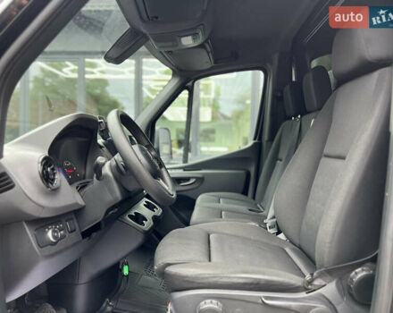 Черный Мерседес Sprinter, объемом двигателя 2.2 л и пробегом 299 тыс. км за 25000 $, фото 18 на Automoto.ua
