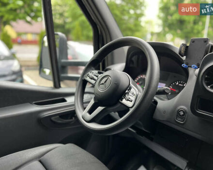 Черный Мерседес Sprinter, объемом двигателя 2.2 л и пробегом 299 тыс. км за 25000 $, фото 33 на Automoto.ua