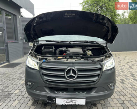 Черный Мерседес Sprinter, объемом двигателя 2.2 л и пробегом 299 тыс. км за 25000 $, фото 30 на Automoto.ua