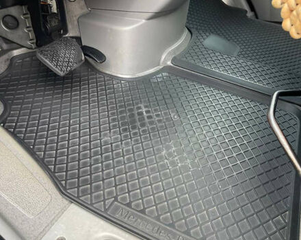 Черный Мерседес Sprinter, объемом двигателя 3 л и пробегом 580 тыс. км за 36900 $, фото 19 на Automoto.ua