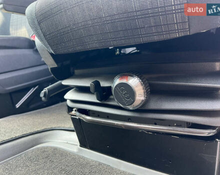 Черный Мерседес Sprinter, объемом двигателя 3 л и пробегом 680 тыс. км за 30000 $, фото 36 на Automoto.ua