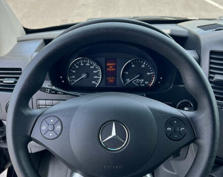 Черный Мерседес Sprinter, объемом двигателя 3 л и пробегом 680 тыс. км за 30000 $, фото 26 на Automoto.ua