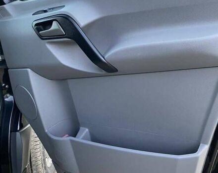 Черный Мерседес Sprinter, объемом двигателя 2.99 л и пробегом 600 тыс. км за 23000 $, фото 2 на Automoto.ua