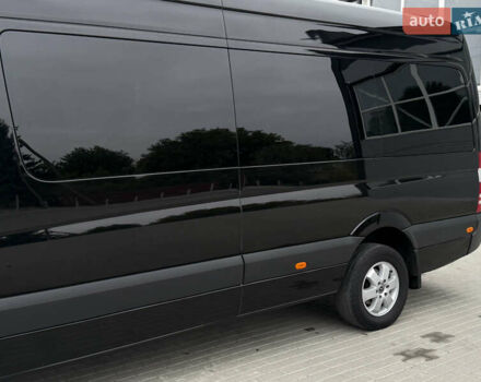 Черный Мерседес Sprinter, объемом двигателя 2.99 л и пробегом 306 тыс. км за 52000 $, фото 2 на Automoto.ua