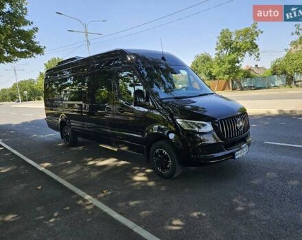 Черный Мерседес Sprinter, объемом двигателя 2.99 л и пробегом 300 тыс. км за 62000 $, фото 2 на Automoto.ua