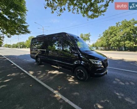Черный Мерседес Sprinter, объемом двигателя 2.99 л и пробегом 300 тыс. км за 62000 $, фото 1 на Automoto.ua
