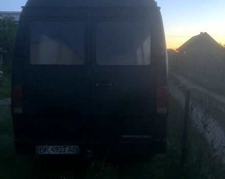 Черный Мерседес Sprinter, объемом двигателя 2.9 л и пробегом 320 тыс. км за 2200 $, фото 4 на Automoto.ua