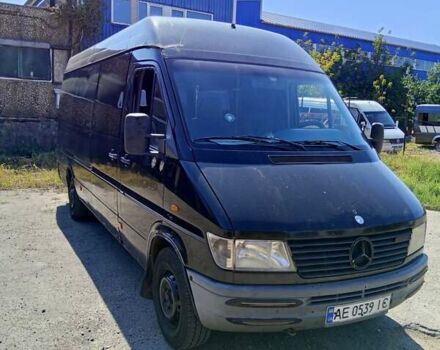 Черный Мерседес Sprinter, объемом двигателя 0 л и пробегом 300 тыс. км за 5100 $, фото 4 на Automoto.ua