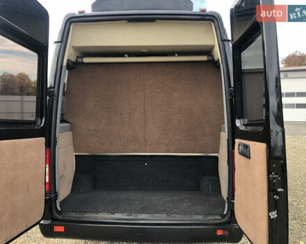 Черный Мерседес Sprinter, объемом двигателя 0 л и пробегом 280 тыс. км за 15500 $, фото 1 на Automoto.ua