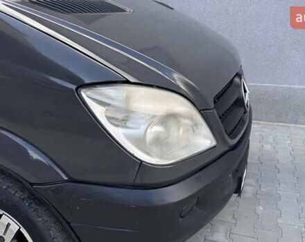 Черный Мерседес Sprinter, объемом двигателя 2.15 л и пробегом 803 тыс. км за 9300 $, фото 3 на Automoto.ua
