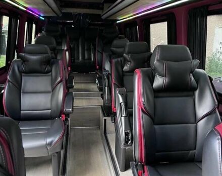Черный Мерседес Sprinter, объемом двигателя 3.22 л и пробегом 777 тыс. км за 22000 $, фото 3 на Automoto.ua