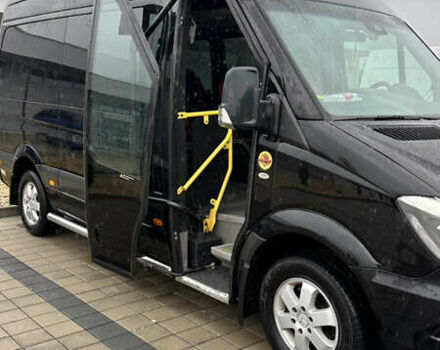 Черный Мерседес Sprinter, объемом двигателя 2.2 л и пробегом 710 тыс. км за 29900 $, фото 3 на Automoto.ua