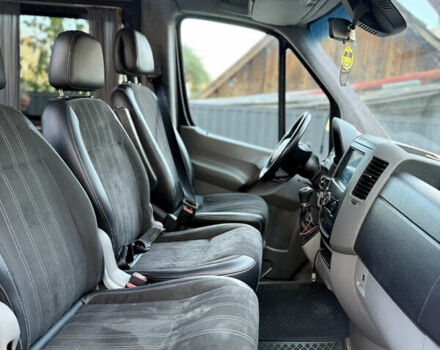 Черный Мерседес Sprinter, объемом двигателя 2.2 л и пробегом 660 тыс. км за 31459 $, фото 7 на Automoto.ua