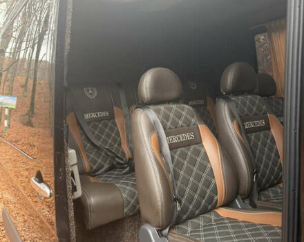 Черный Мерседес Sprinter, объемом двигателя 2.99 л и пробегом 800 тыс. км за 29500 $, фото 4 на Automoto.ua