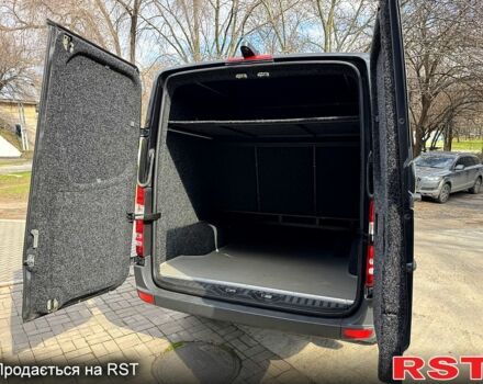 Черный Мерседес Sprinter, объемом двигателя 2.1 л и пробегом 360 тыс. км за 20000 $, фото 11 на Automoto.ua