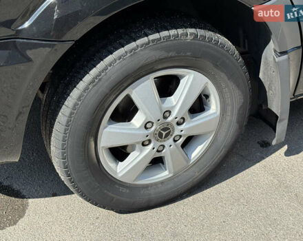 Черный Мерседес Sprinter, объемом двигателя 2.2 л и пробегом 411 тыс. км за 19500 $, фото 10 на Automoto.ua