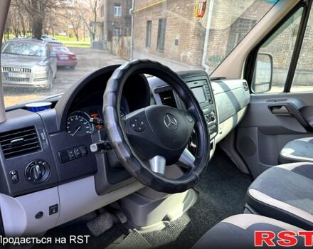 Черный Мерседес Sprinter, объемом двигателя 2.1 л и пробегом 360 тыс. км за 20000 $, фото 4 на Automoto.ua