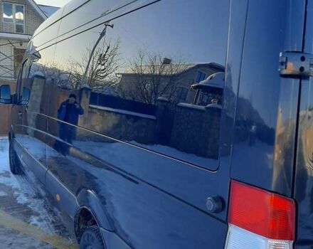 Черный Мерседес Sprinter, объемом двигателя 2.1 л и пробегом 483 тыс. км за 23000 $, фото 4 на Automoto.ua