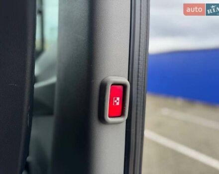 Черный Мерседес Sprinter, объемом двигателя 3 л и пробегом 400 тыс. км за 36500 $, фото 33 на Automoto.ua