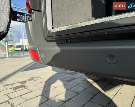 Черный Мерседес Sprinter, объемом двигателя 0 л и пробегом 185 тыс. км за 30800 $, фото 21 на Automoto.ua