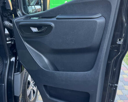 Чорний Мерседес Sprinter, об'ємом двигуна 2.2 л та пробігом 205 тис. км за 46990 $, фото 31 на Automoto.ua