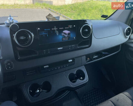 Черный Мерседес Sprinter, объемом двигателя 2.9 л и пробегом 170 тыс. км за 52000 $, фото 2 на Automoto.ua