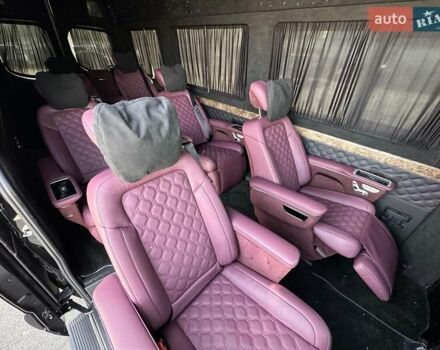 Черный Мерседес Sprinter, объемом двигателя 1.99 л и пробегом 17 тыс. км за 220000 $, фото 102 на Automoto.ua