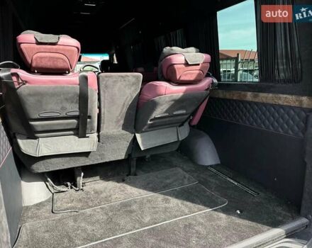 Черный Мерседес Sprinter, объемом двигателя 1.99 л и пробегом 17 тыс. км за 220000 $, фото 68 на Automoto.ua