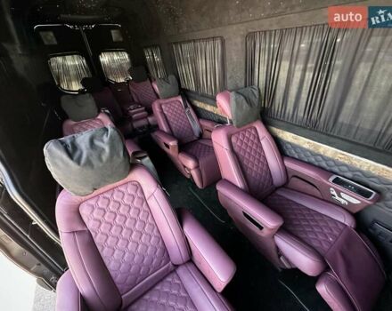 Черный Мерседес Sprinter, объемом двигателя 1.99 л и пробегом 17 тыс. км за 220000 $, фото 98 на Automoto.ua
